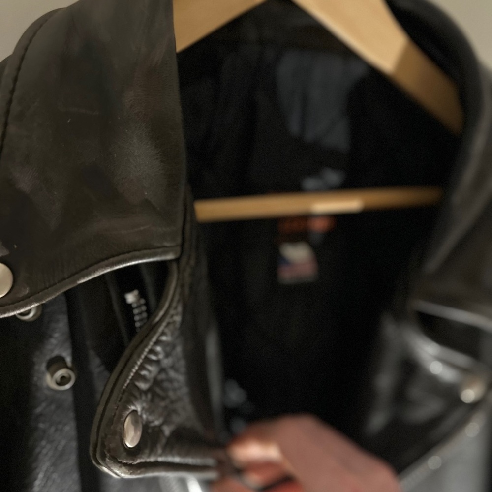 Men's natal leather, vintage Black Leather motorcycle Jacket
Heavy 1950s made 🇺🇸 - Picture 14 of 16